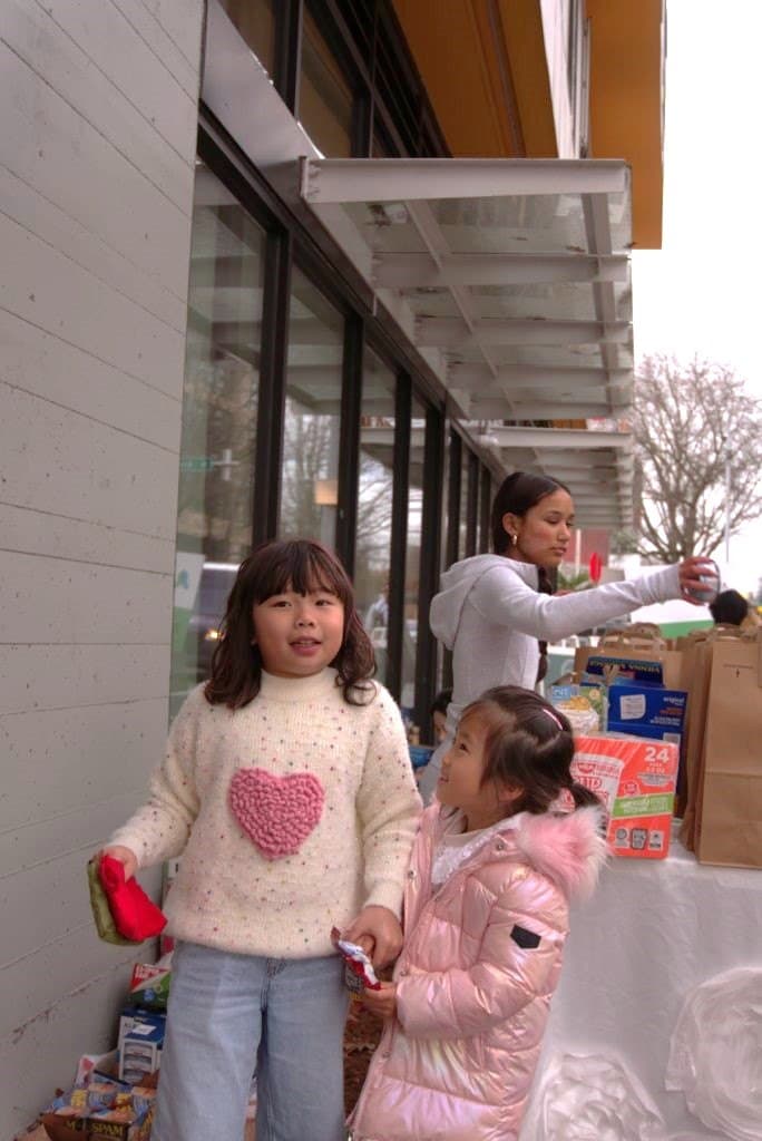 Thanksgiving Food Drive - Gallery 7