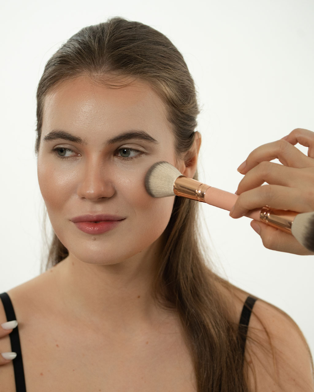 This-Brush-Blends-Like-a-Dream-and-Sculpts-Like-a-Pro-Sculpt-&-Blend-Duo-Brush-—-Ruby-Vibe-Co
