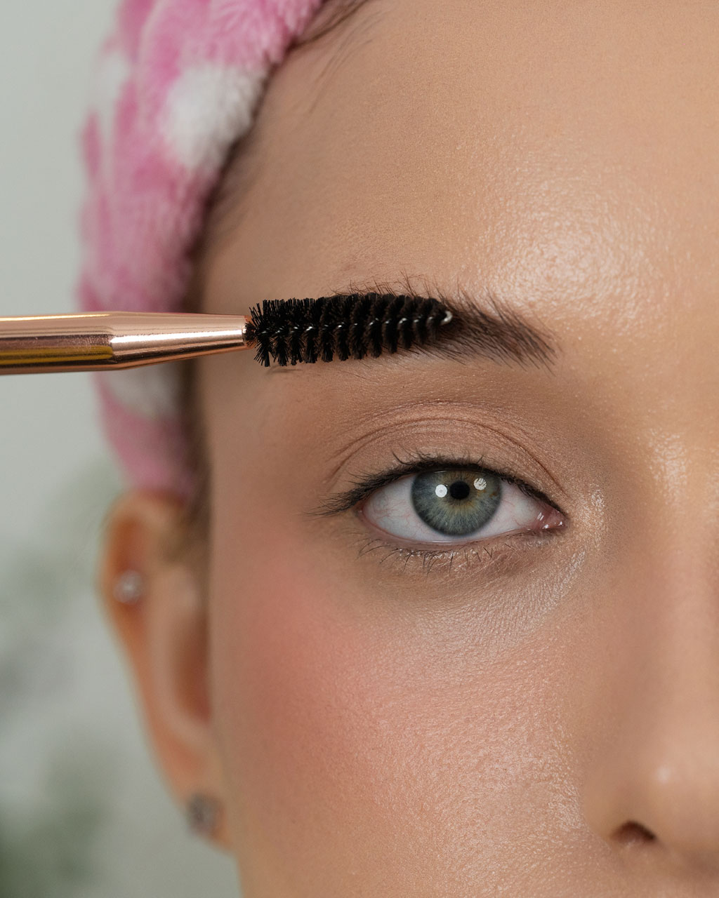 easy-makeup-ideas-for-beginners-2025-natural-glam-made-simple-image__7