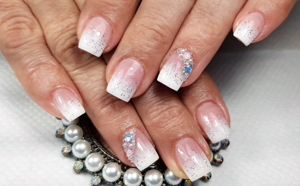 french-tip-nails-2025-10-creative-styles-youll-love-img__6