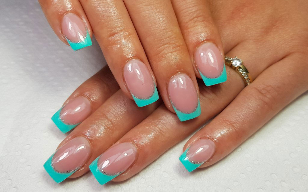 french-tip-nails-for-every-season-in-2025-img__3