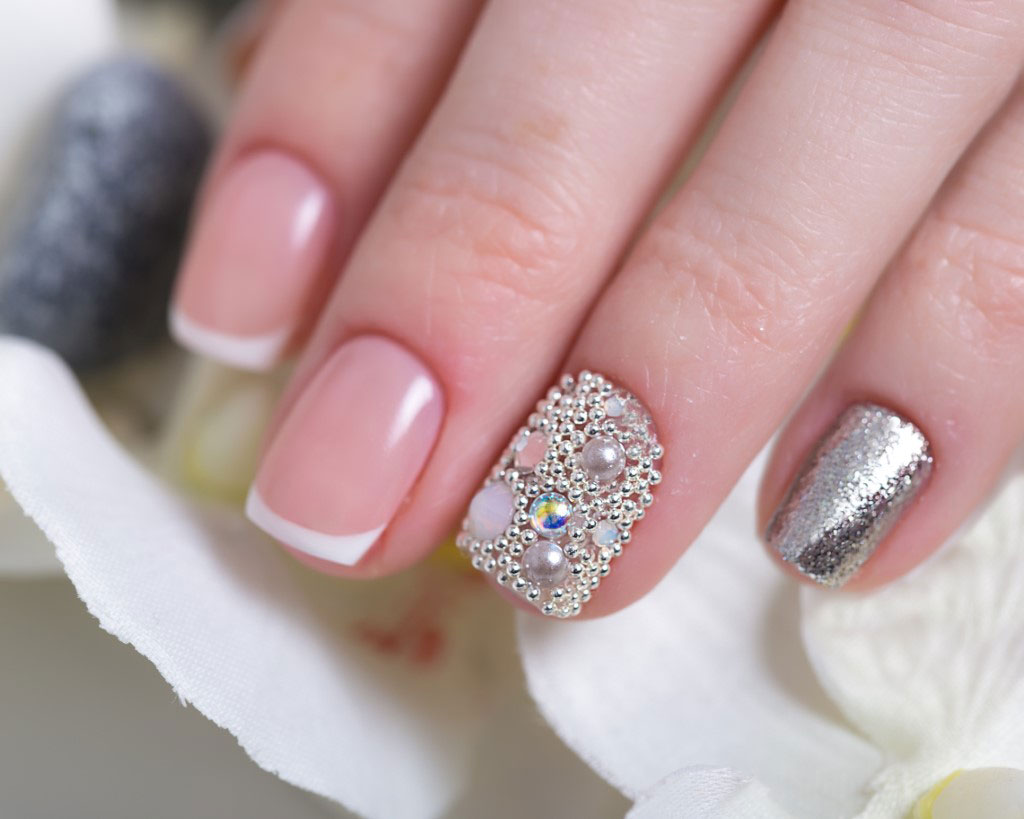 french-tip-nails-for-every-season-in-2025-img__7