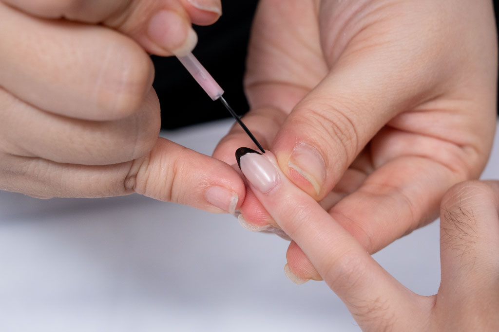 how-to-do-perfect-french-tip-nails-at-home-in-2025-step-by-step-guide-img__2