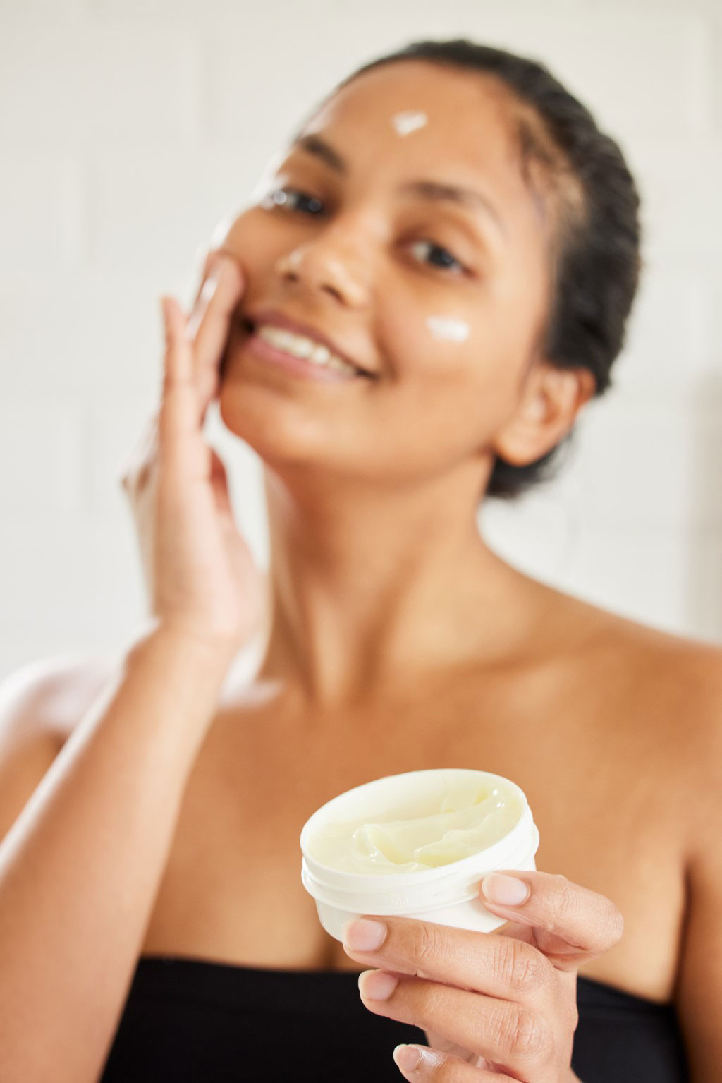 makeup-remover-2025-oil-micellar-and-balm-find-your-best-cleanse-img-005